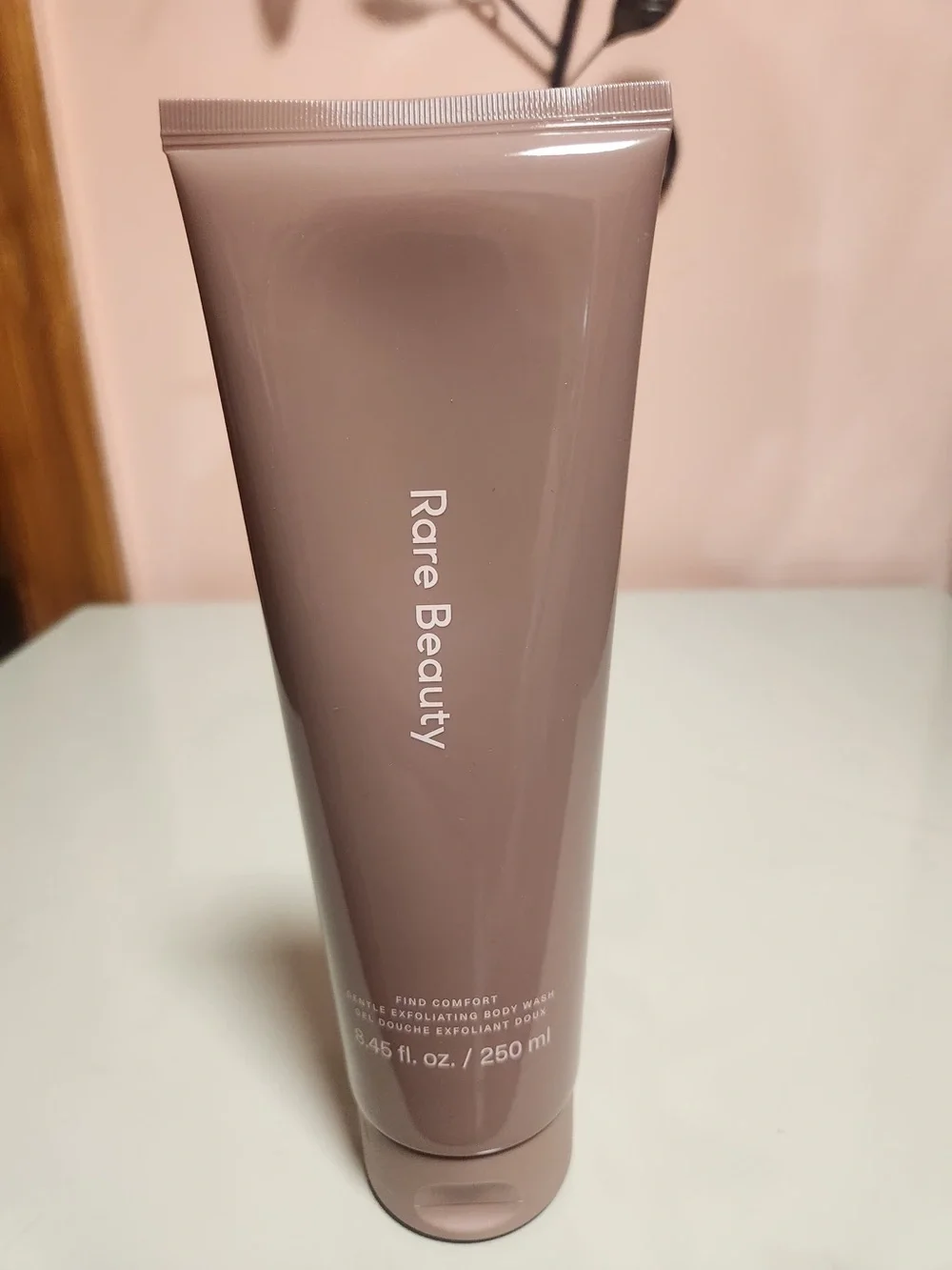 Rare Beauty Find Comfort Gentle Exfoliating Gel Body Wash Konjac Jelly